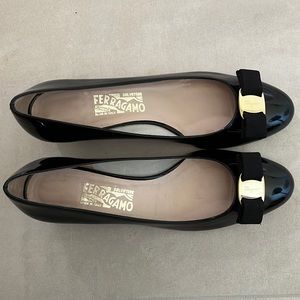 Salvatore Ferragamo black Vara Bow pump shoe